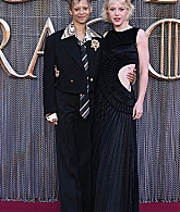 hannahvdwnetwork_housedragons3premierelondon_282529.jpg