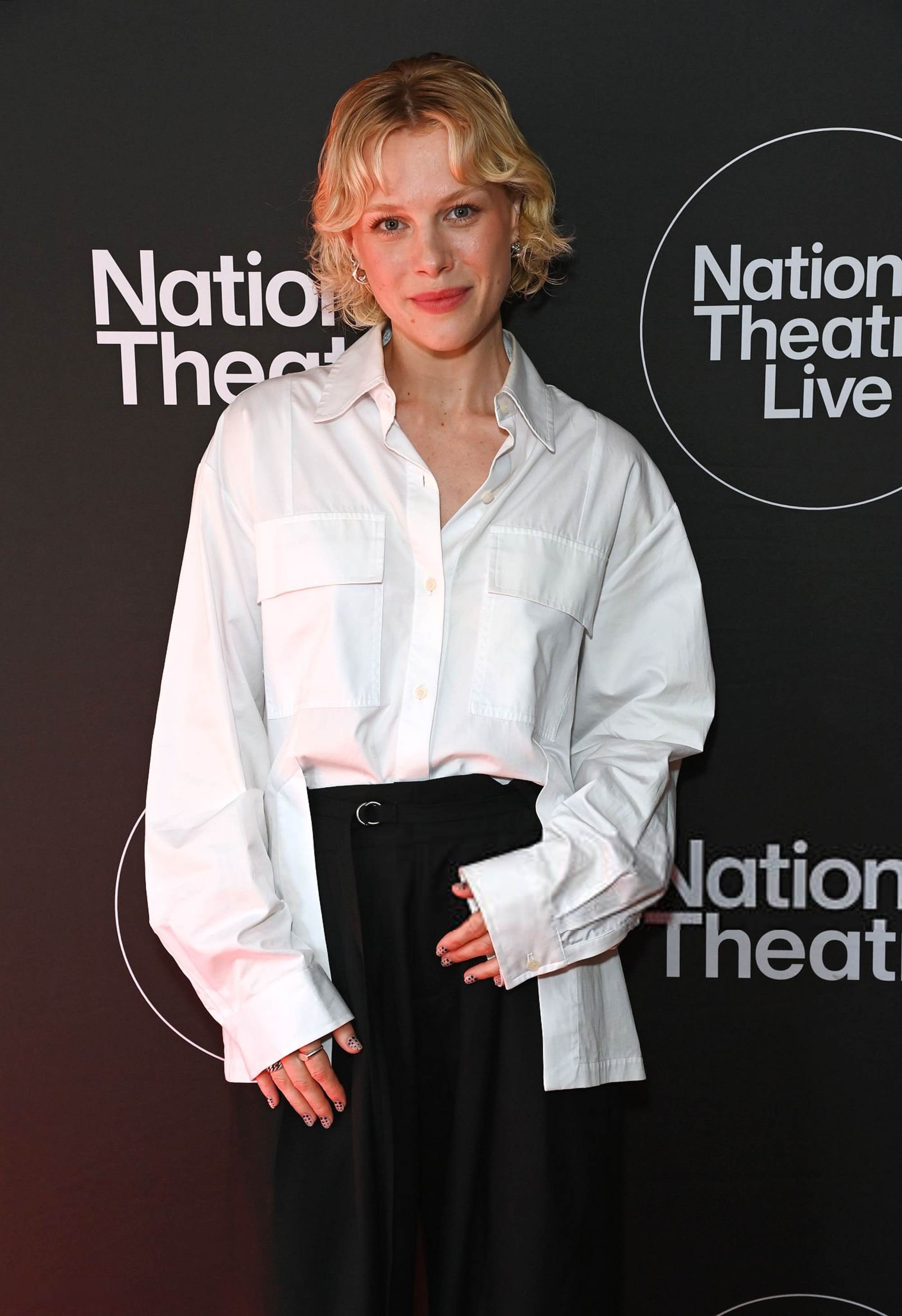 hannahvdnetwork_ntlive_premierelesliaisonsdangereuses_june26_28429.jpg
