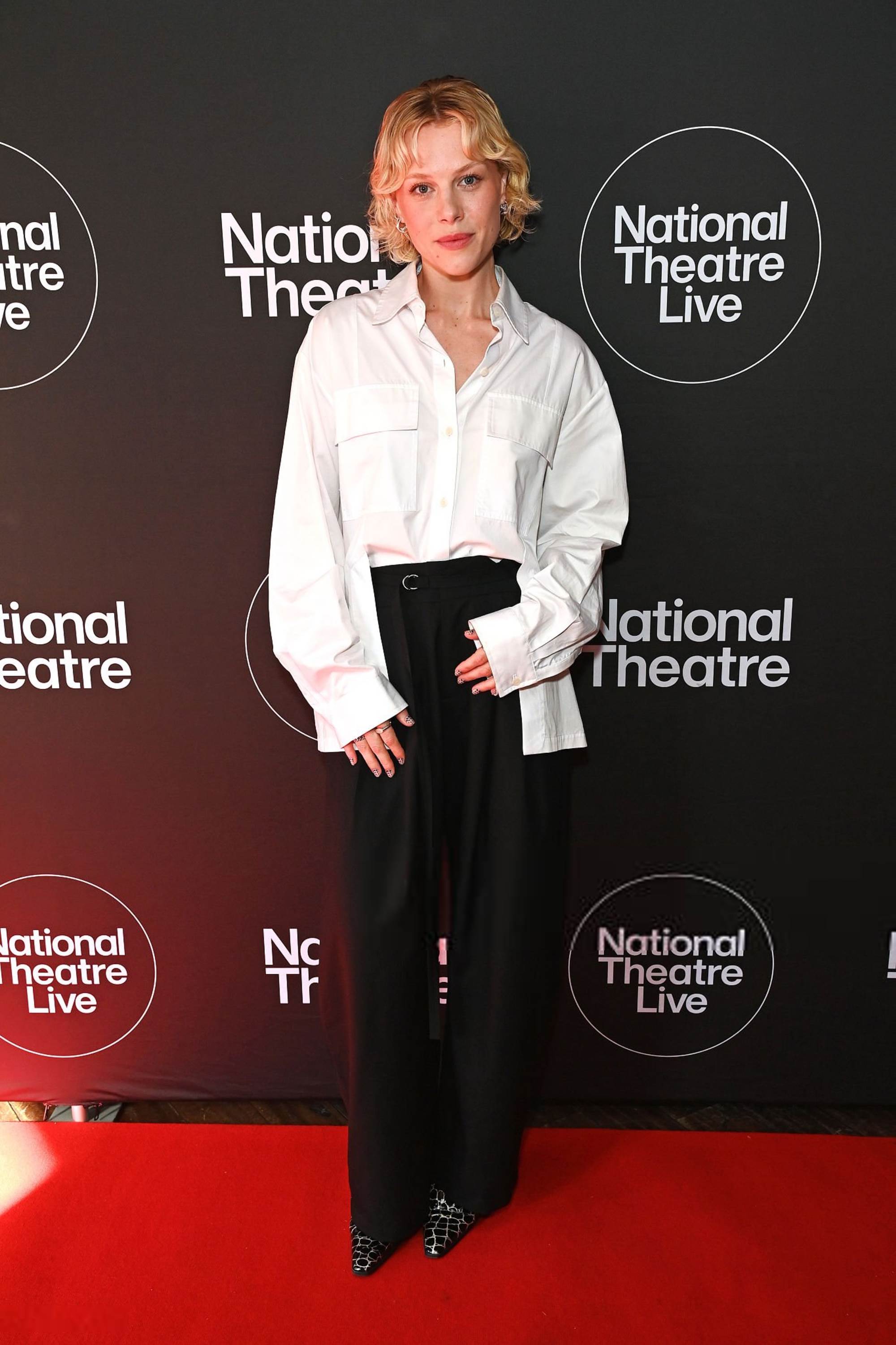hannahvdnetwork_ntlive_premierelesliaisonsdangereuses_june26_28529.jpg