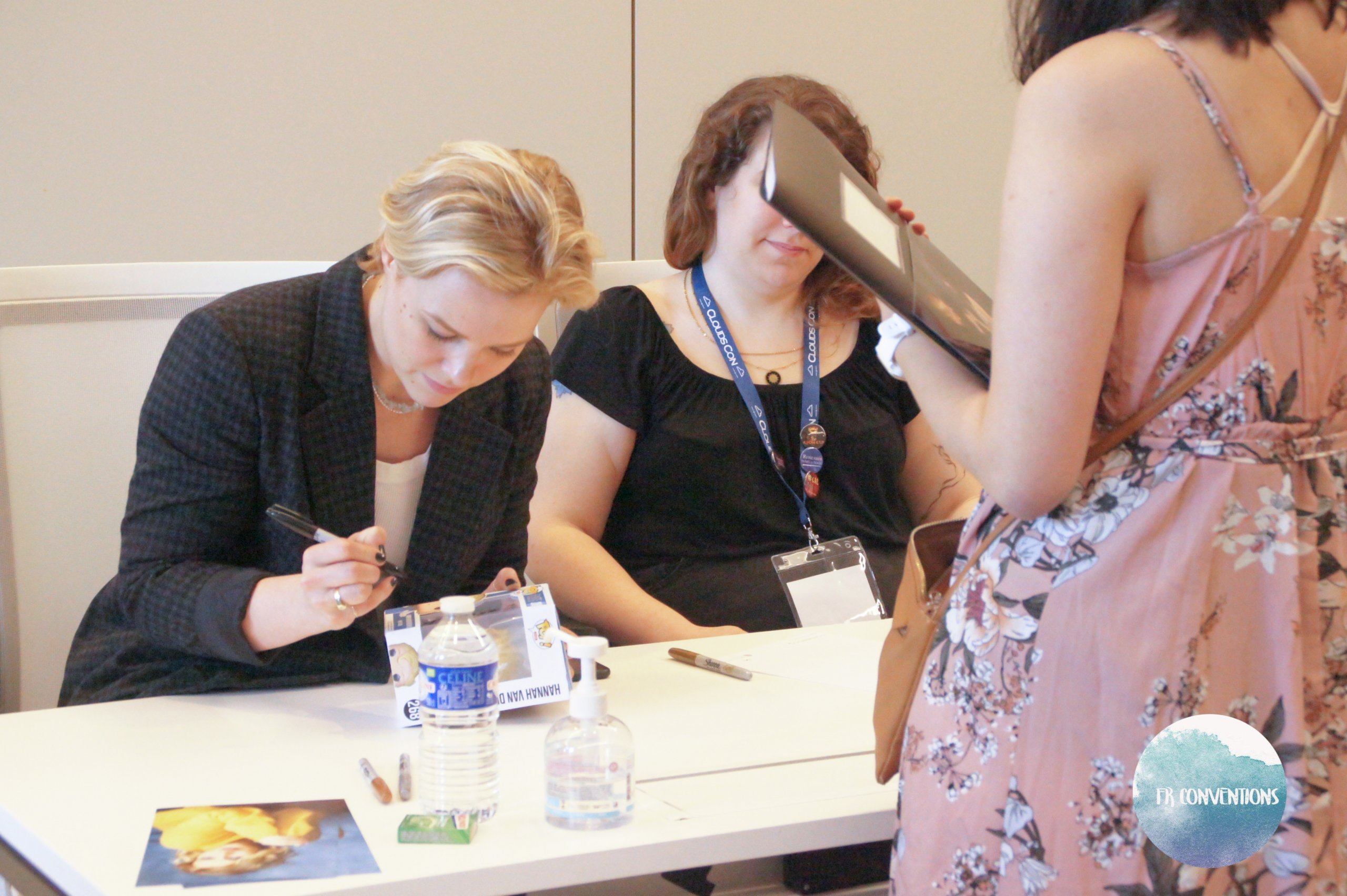 ATOW_AutographSession_28129.jpg